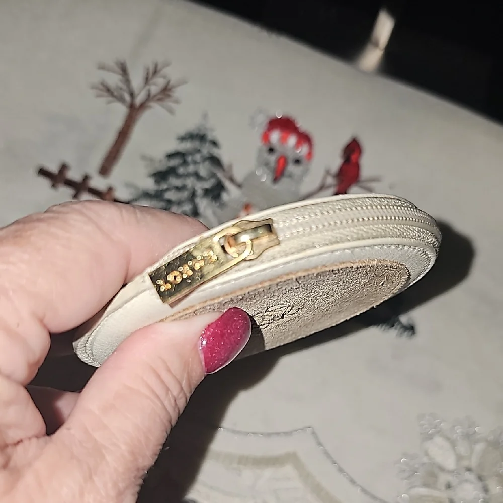 Loewe Beige Round Leather Coin Purse - Picture 3 of 5